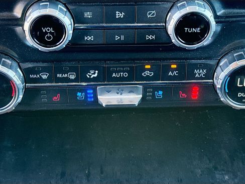 Used 2021 Ford F150 Lariat image 22