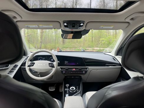 Used 2023 Kia Niro Wave FWD image 9