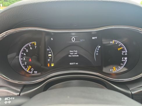 Used 2020 Jeep Grand Cherokee Altitude AWD/4WD image 20