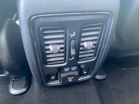 Used 2021 Jeep Grand Cherokee Limited w/ Luxury Group II image 34