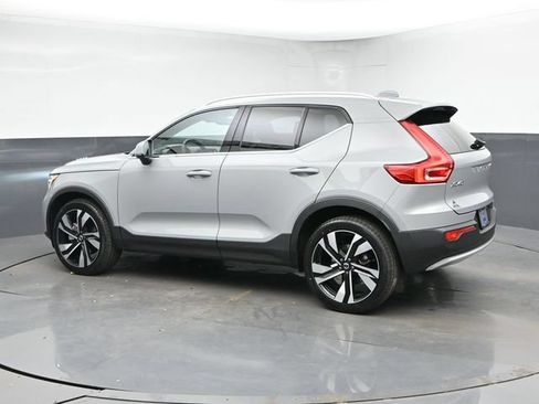 Used 2024 Volvo XC40 B5 Plus w/ Climate Package AWD/4WD image 7