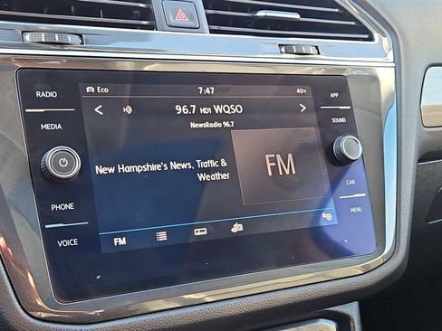 Used 2019 Volkswagen Tiguan SE w/ Panoramic Sunroof Package image 26