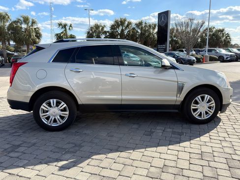Used 2016 Cadillac SRX Luxury image 7