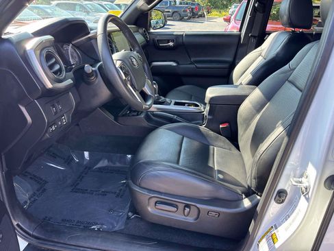 Used 2023 Toyota Tacoma Limited w/ Nightshade Package AWD/4WD image 12