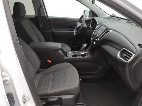 Used 2022 Chevrolet Equinox LT w/ Driver Convenience Package image 21