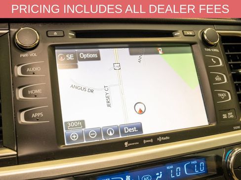 Used 2019 Toyota Highlander XLE FWD image 17