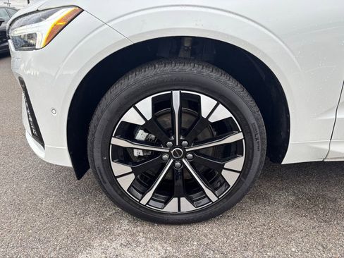 Certified 2026 Volvo XC60 B5 Plus w/ Protection Package Premier AWD/4WD image 32