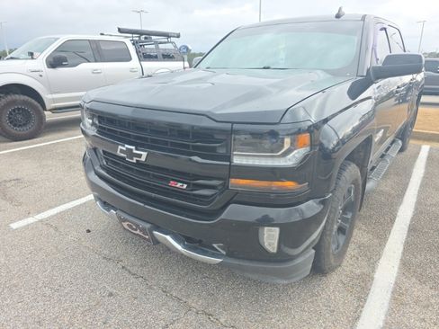 Used 2018 Chevrolet Silverado 1500 LT w/ All Star Edition image 10