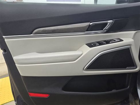 Used 2022 Kia Telluride EX w/ EX Premium Package image 16