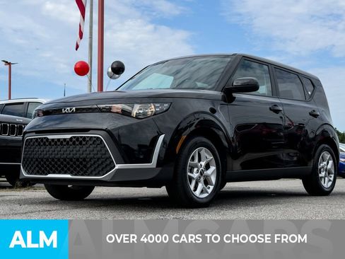 Used 2025 Kia Soul LX w/ LX Technology Package FWD image 2