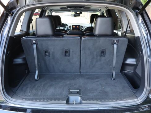 Used 2016 Honda Pilot Touring image 14