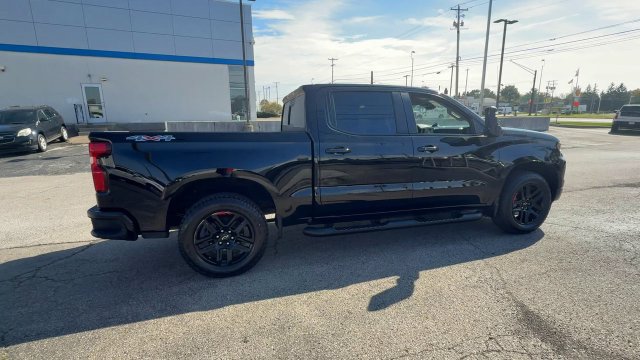 Certified 2023 Chevrolet Silverado 1500 RST w/ Redline Edition AWD/4WD image 9