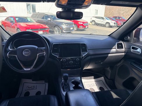 Used 2019 Jeep Grand Cherokee Altitude image 17