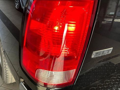 Used 2021 RAM 1500 Classic SLT RWD image 21
