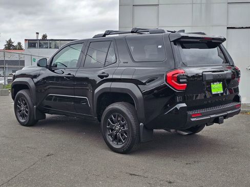 New 2026 Toyota 4Runner SR5 AWD/4WD image 5