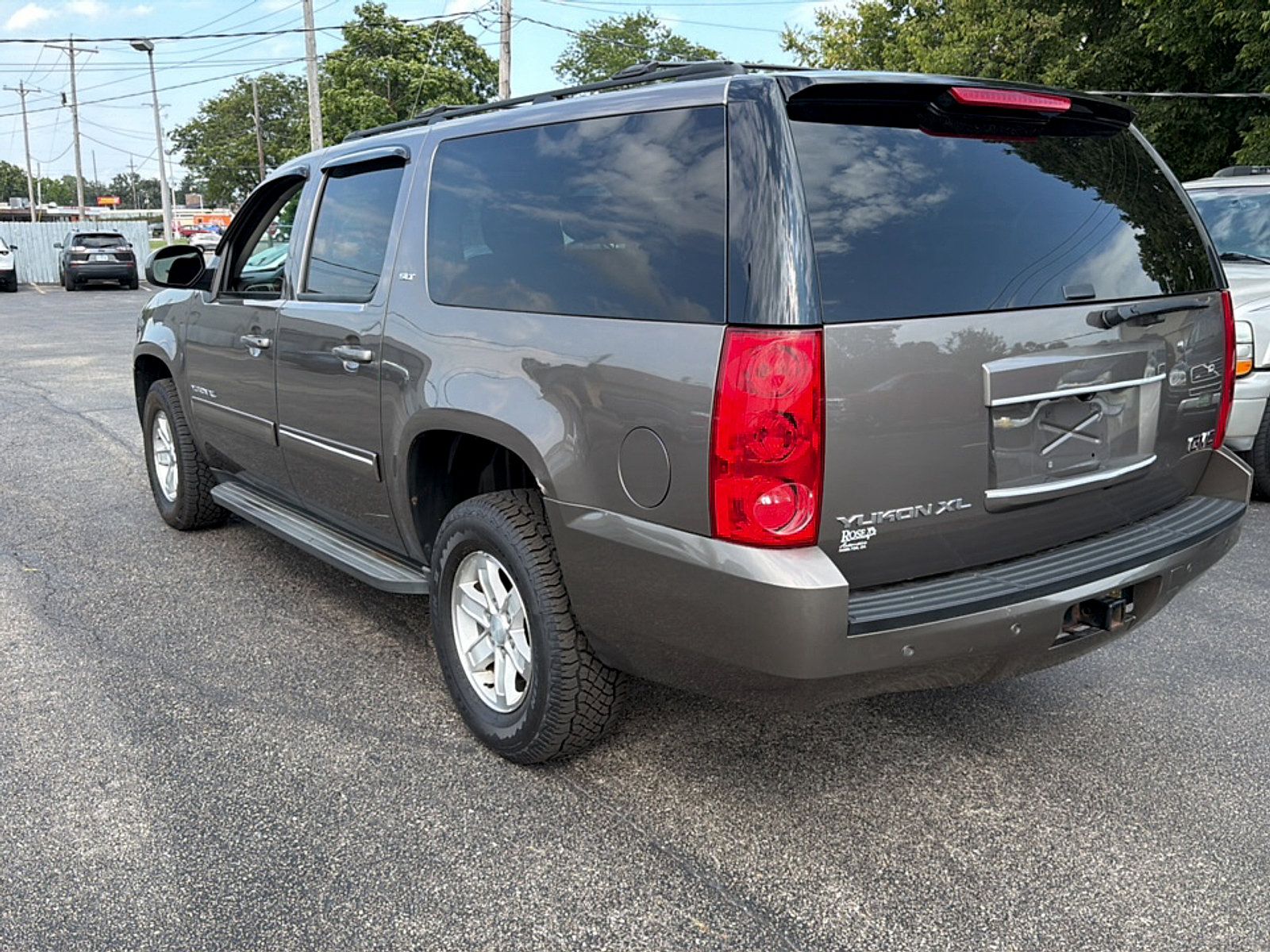 Used 2013 GMC Yukon XL SLT w/ SLT-2 Equipment Package AWD/4WD image 5