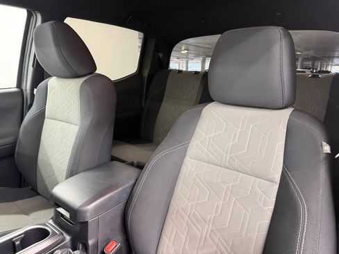 Used 2022 Toyota Tacoma TRD Off-Road w/ Technology Package RWD image 24