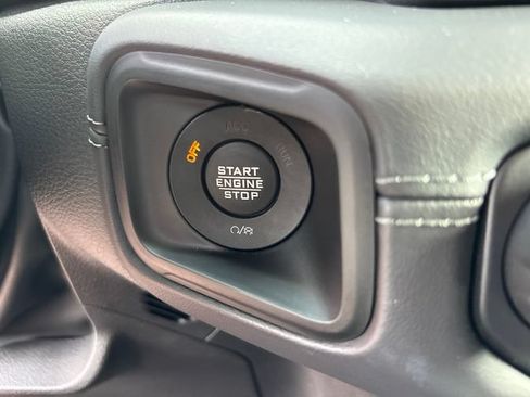 Used 2025 Jeep Wrangler Unlimited Sahara w/ Safety Group AWD/4WD image 17