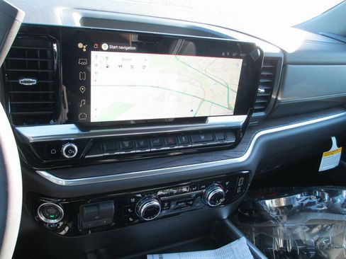 New 2026 GMC Sierra 3500 SLT w/ SLT Convenience Package image 19