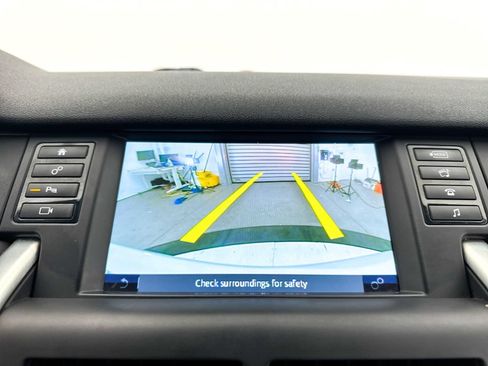 Used 2019 Land Rover Discovery Sport SE AWD/4WD image 19