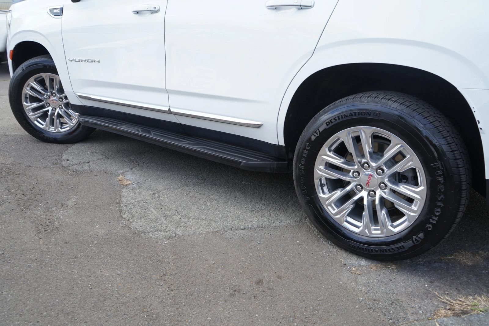 Used 2021 GMC Yukon SLT AWD/4WD image 5