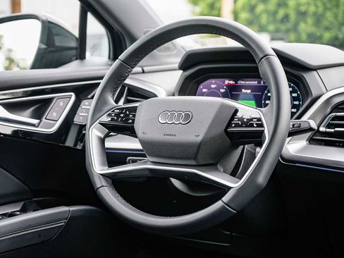 Used 2023 Audi Q4 e-tron Premium Plus w/ Premium Plus image 15