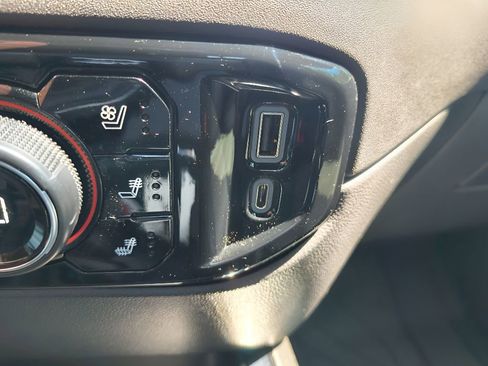 Used 2023 Chevrolet Silverado 1500 ZR2 w/ Technology Package image 27