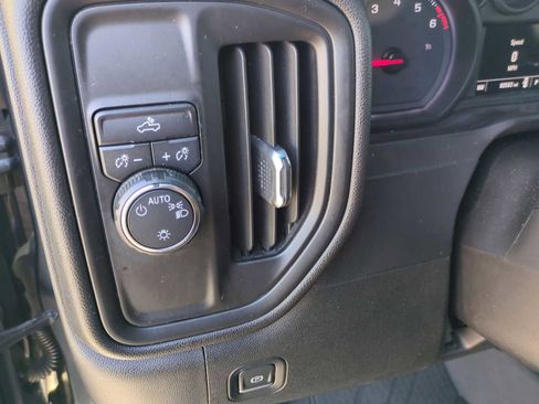 Used 2020 Chevrolet Silverado 1500 Custom w/ Custom Value Package image 34