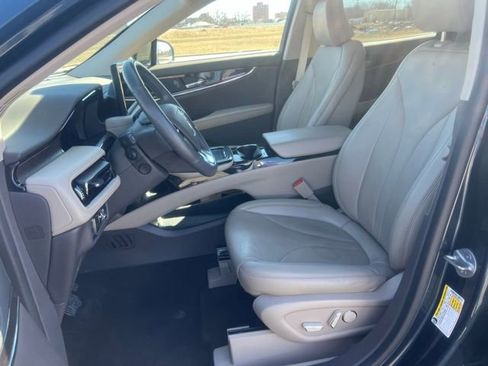 Used 2022 Lincoln Nautilus Reserve w/ Equipment Group 201A image 9