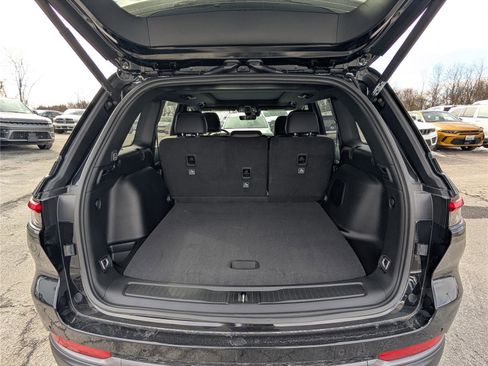 New 2026 Jeep Grand Cherokee Limited w/ Limited Altitude Package AWD/4WD image 8