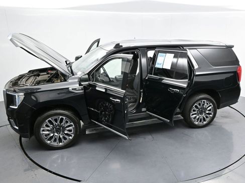 Used 2021 GMC Yukon Denali w/ Denali Premium Package AWD/4WD image 47
