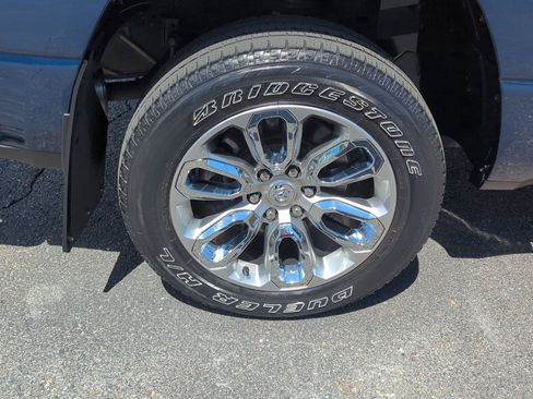 Used 2023 RAM 1500 Laramie AWD/4WD image 7