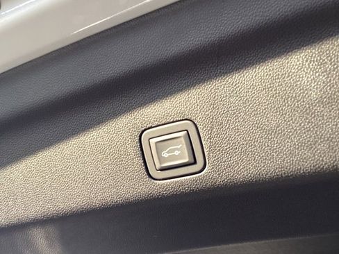 New 2026 Chevrolet Suburban Premier image 39