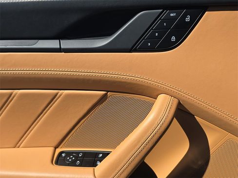 Used 2024 Porsche 911 Targa 4 GTS image 29