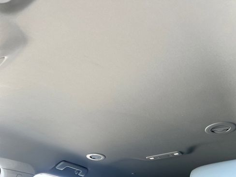 Used 2023 GMC Acadia SLT image 21