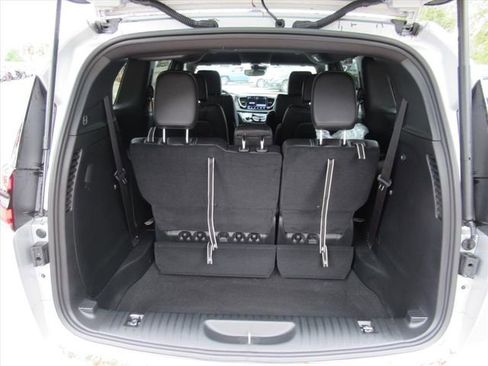 New 2026 Chrysler Pacifica Select FWD image 28