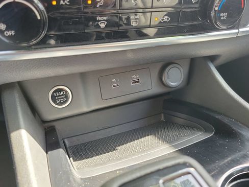 Used 2021 Nissan Rogue S FWD image 29