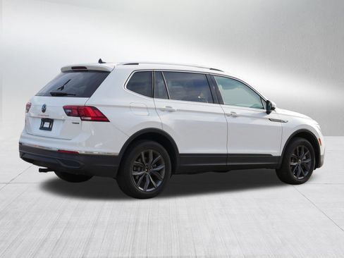 Used 2024 Volkswagen Tiguan SE image 7