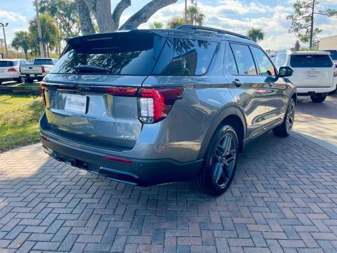 Used 2025 Ford Explorer ST-Line w/ ST-Line Street Pack image 6