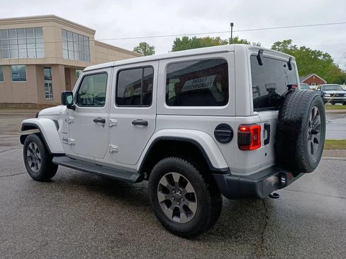 Used 2020 Jeep Wrangler Unlimited Sahara AWD/4WD image 8