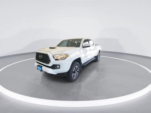 Used 2021 Toyota Tacoma TRD Sport AWD/4WD image 4