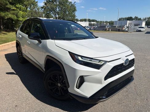 Used 2024 Toyota RAV4 XSE AWD/4WD image 10