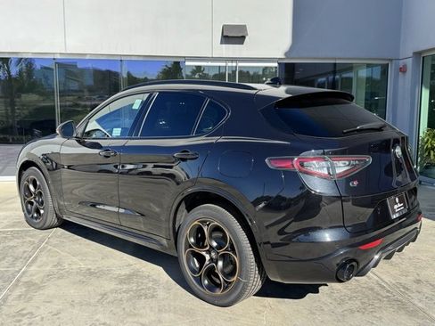 New 2025 Alfa Romeo Stelvio Sprint image 5