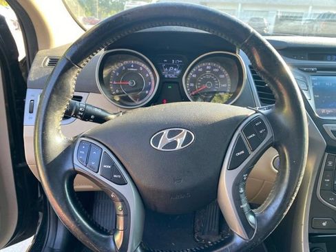 Used 2016 Hyundai Elantra Limited w/ Option Group 04 FWD image 25