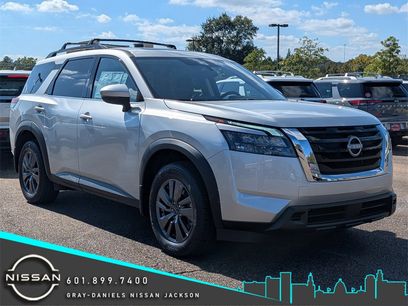New 2025 Nissan Pathfinder SV