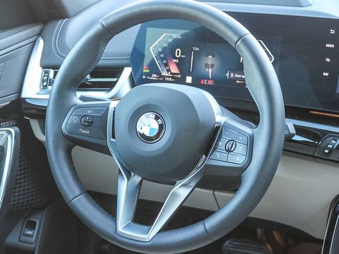 Used 2025 BMW X1 xDrive28i w/ Technology Package image 16