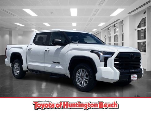 Used 2025 Toyota Tundra SR5 image 1
