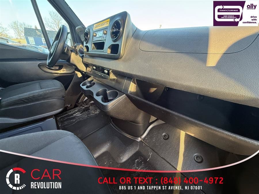 Used 2021 Mercedes-Benz Sprinter 2500 image 32
