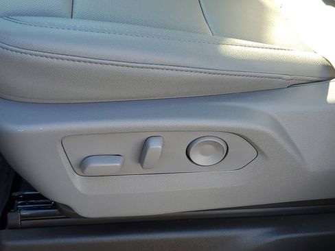 New 2025 GMC Sierra 2500 SLT w/ SLT Premium Package image 26