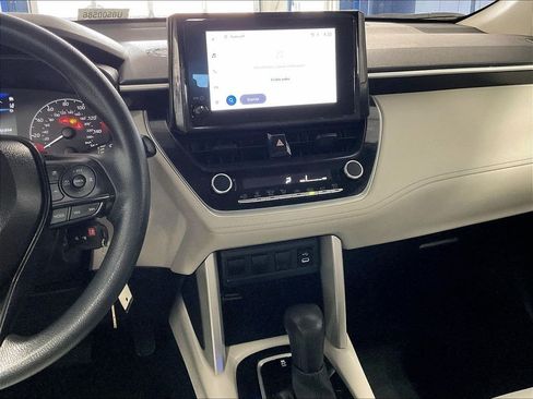 Used 2025 Toyota Corolla Cross L AWD/4WD image 18